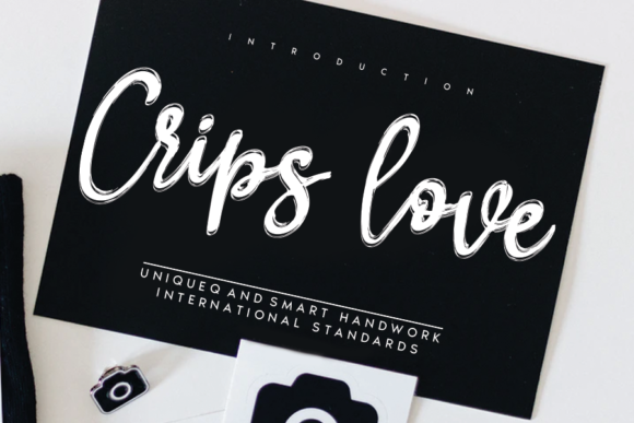 Crips Love: A Friendly Script Font for Web Design