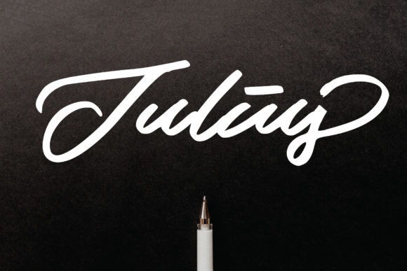 Julius: An Elegant Script Typeface for Digital Brands